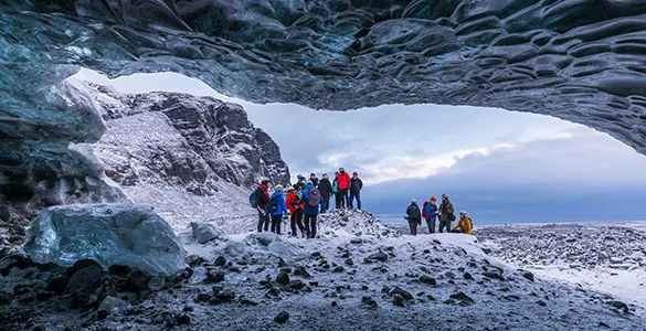 why-are-iceland-vacation-packages-trending-among-us-travelers-right-now-mid-content-1